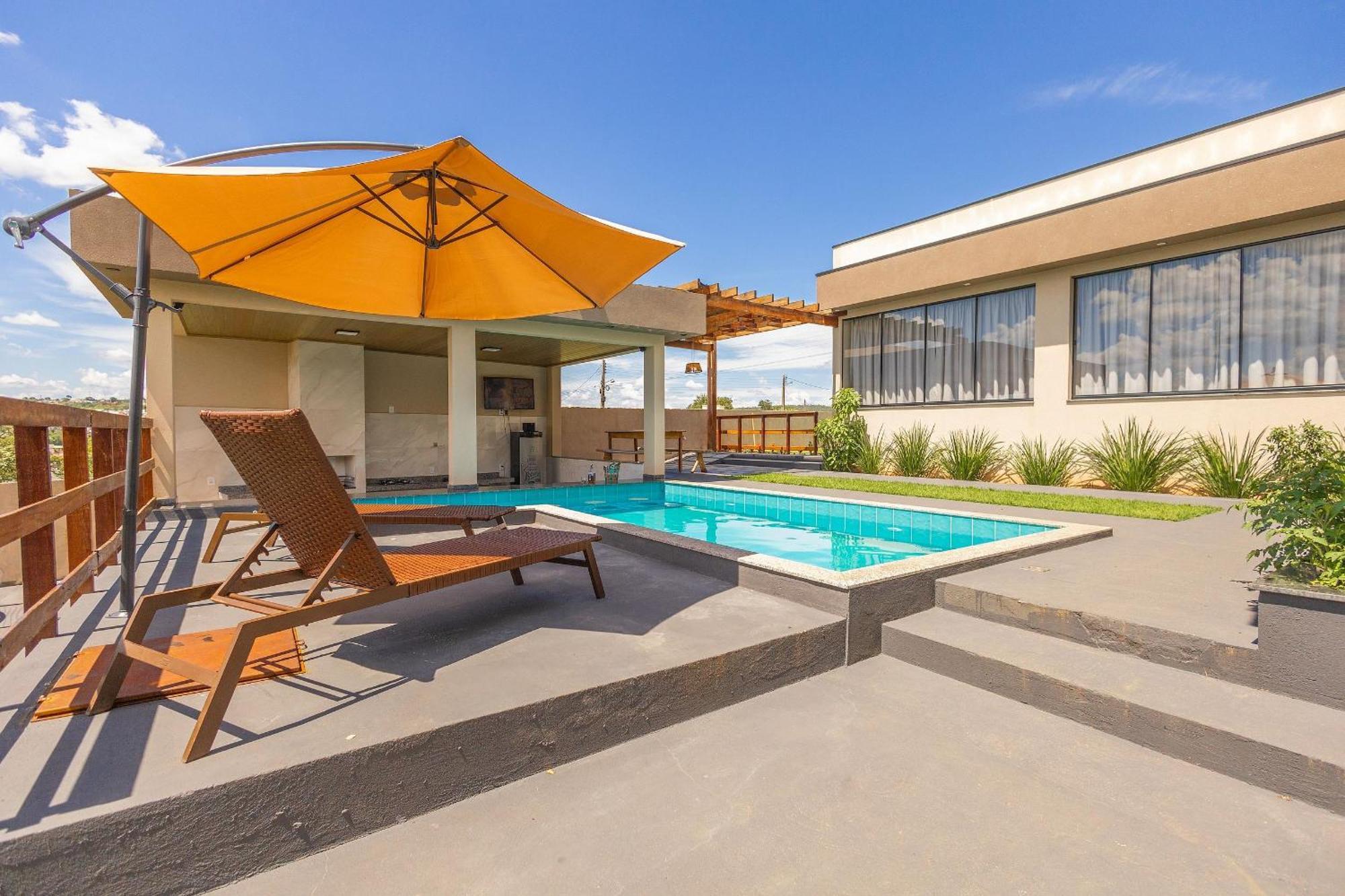 Charmosa Casa C/ 3 E Piscina Com Hidro