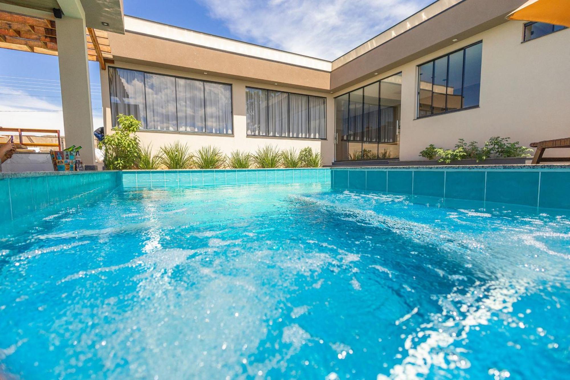 Casa de férias Charmosa Casa C/ 3 E Piscina Com Hidro